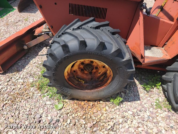 image for item DQ7522 Ditch Witch 1810  trencher