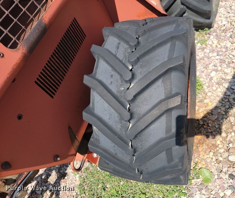 image for item DQ7522 Ditch Witch 1810  trencher