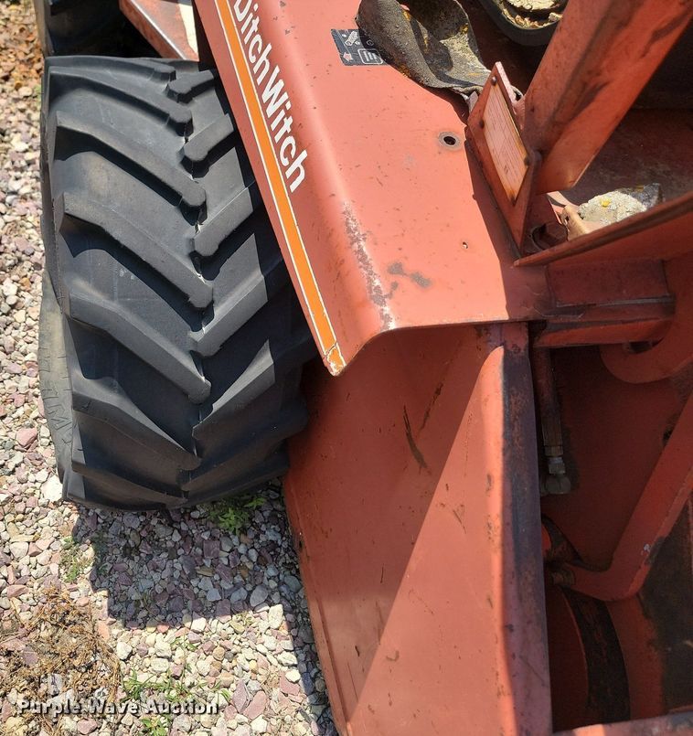 image for item DQ7522 Ditch Witch 1810  trencher