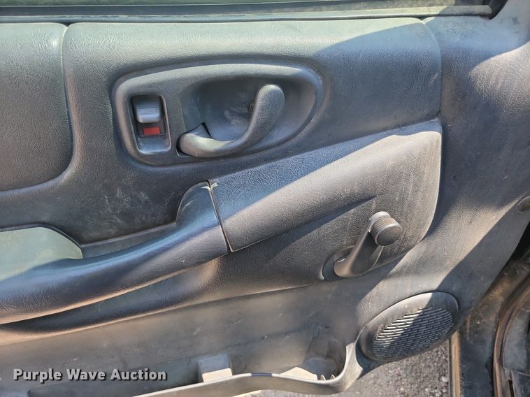 image for item DQ7523 2002 Chevrolet S10  Ext. Cab pickup truck