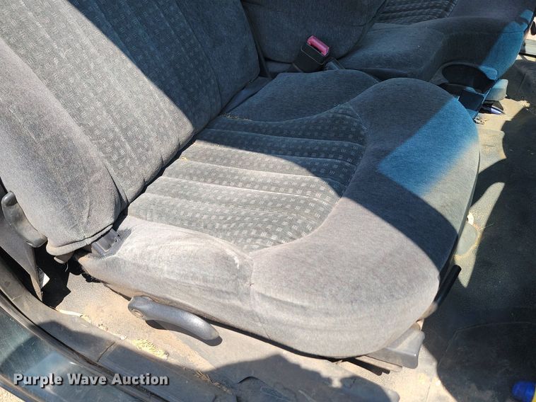 image for item DQ7523 2002 Chevrolet S10  Ext. Cab pickup truck