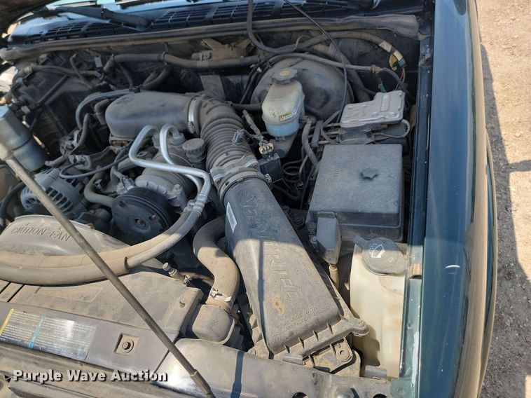 image for item DQ7523 2002 Chevrolet S10  Ext. Cab pickup truck