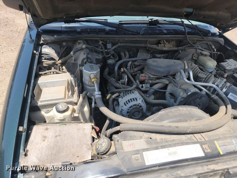 image for item DQ7523 2002 Chevrolet S10  Ext. Cab pickup truck