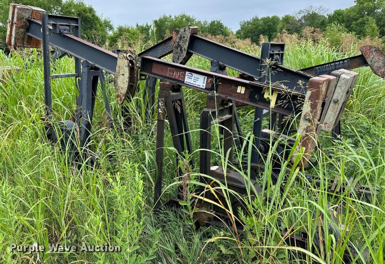 image for item DS2088 (18) pump jacks