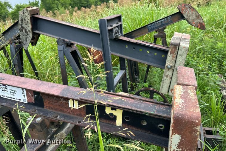 image for item DS2088 (18) pump jacks