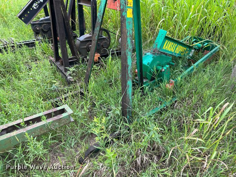 image for item DS2088 (18) pump jacks