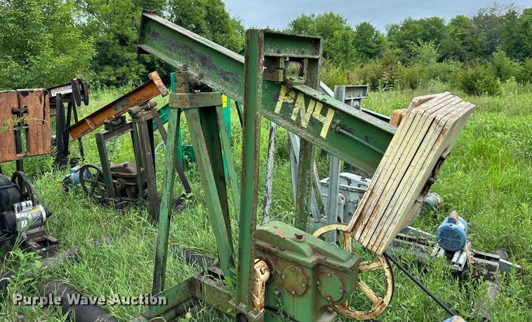 image for item DS2088 (18) pump jacks