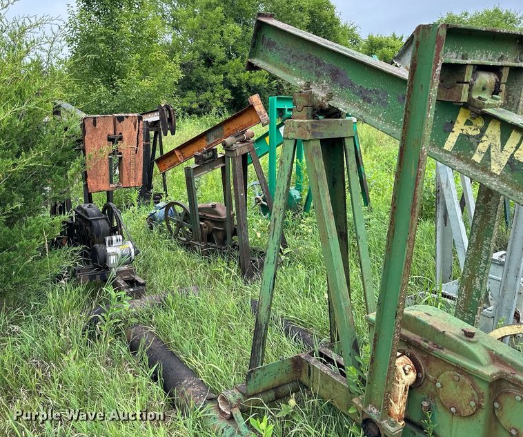image for item DS2088 (18) pump jacks