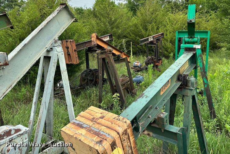 image for item DS2088 (18) pump jacks