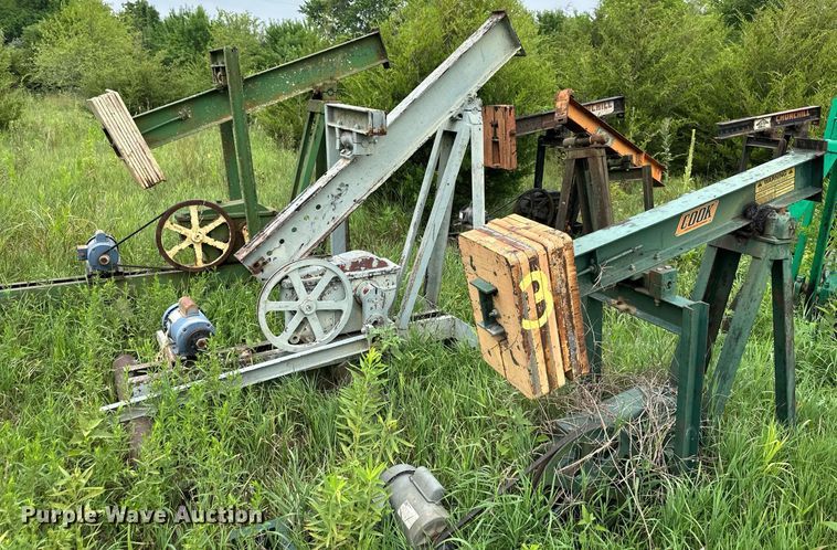 image for item DS2088 (18) pump jacks