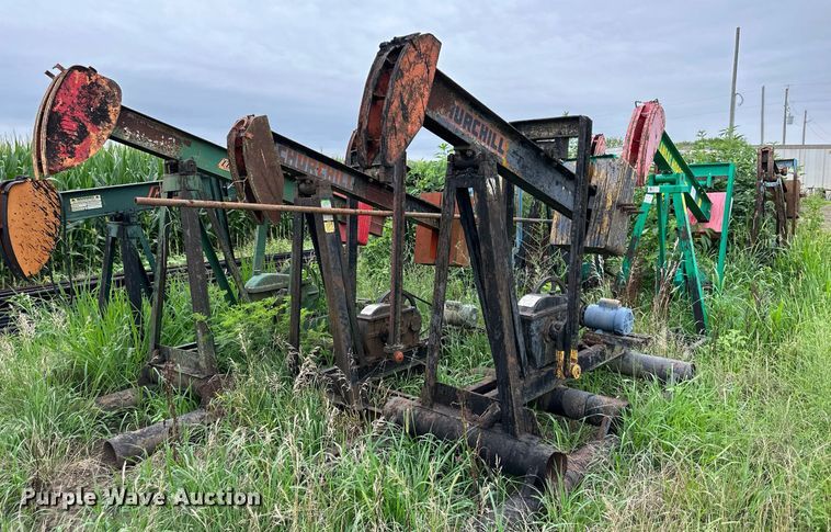 image for item DS2092 (11) pump jacks