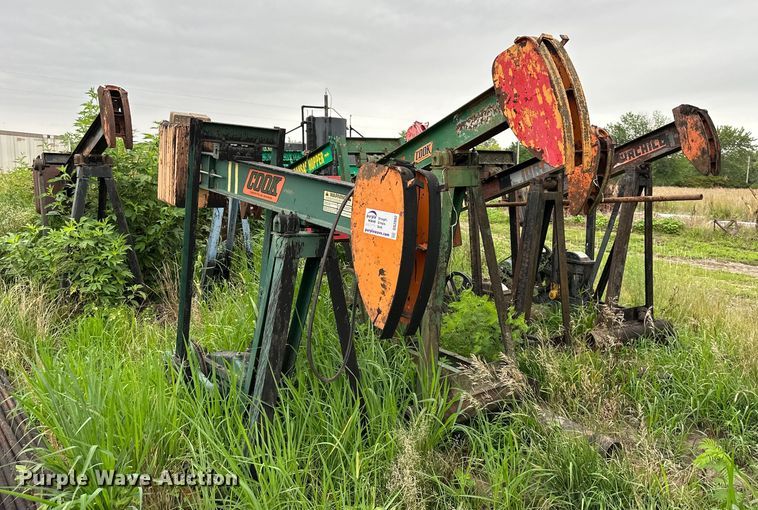 image for item DS2092 (11) pump jacks