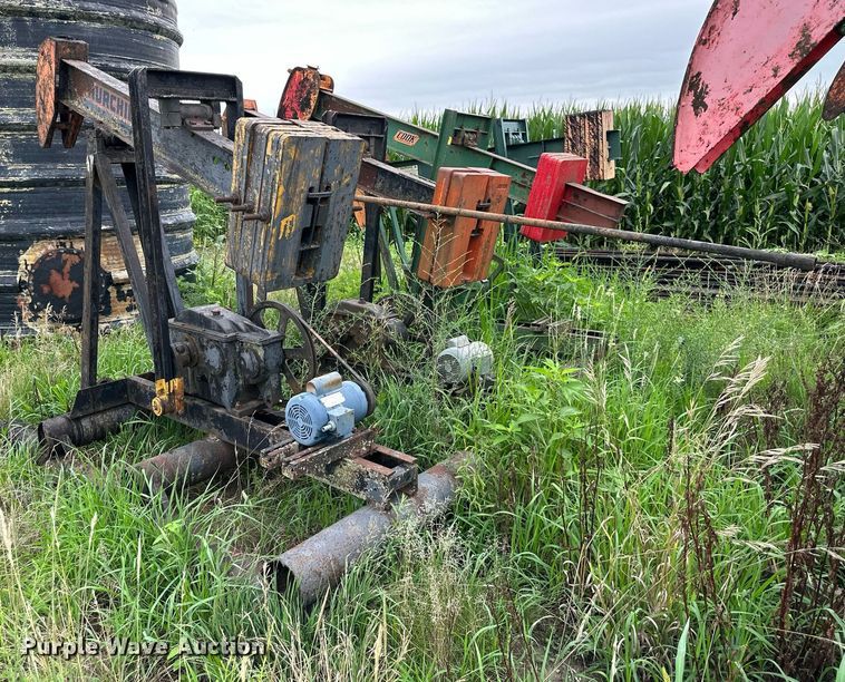 image for item DS2092 (11) pump jacks