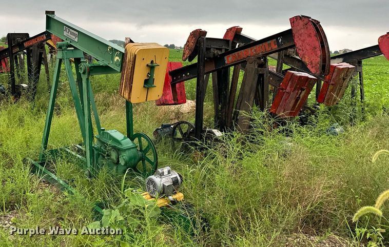 image for item DS2095 (12) pump jacks