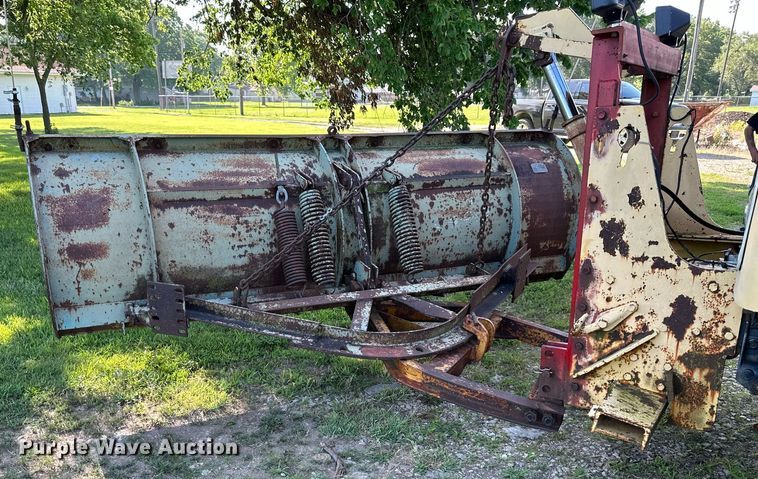 image for item DS2104 1984 International S2554  dump truck