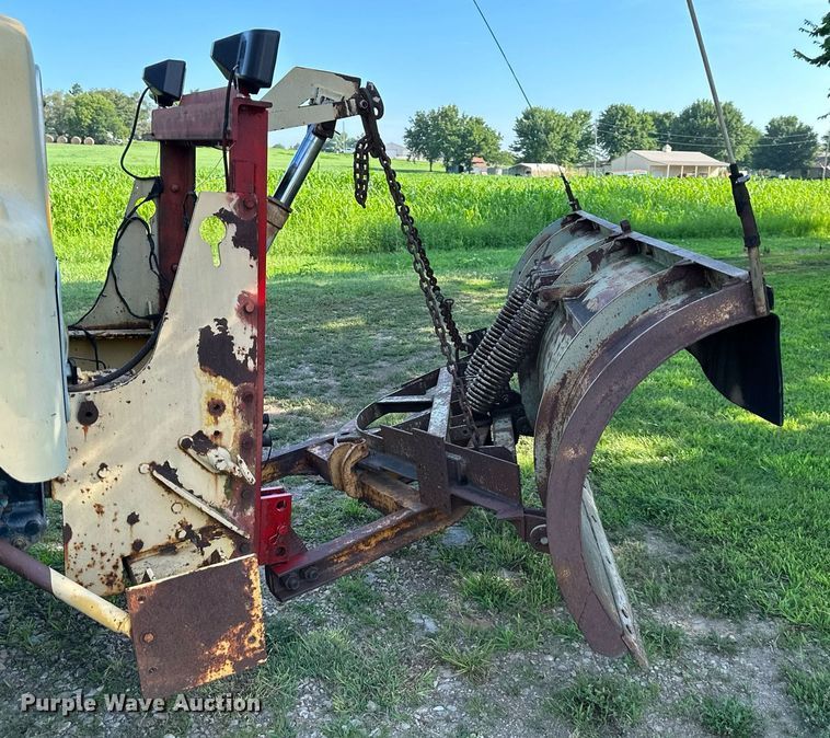 image for item DS2104 1984 International S2554  dump truck