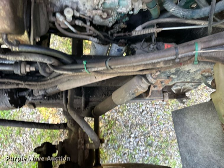 image for item DS2104 1984 International S2554  dump truck