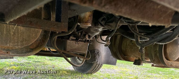 image for item DS2104 1984 International S2554  dump truck