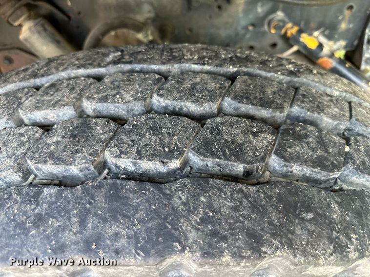 image for item DS2104 1984 International S2554  dump truck