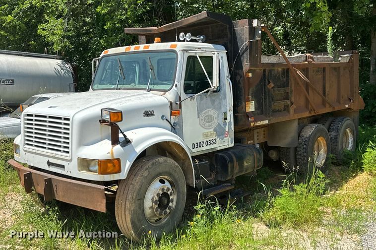 image for item HG9291 1999 International 4900  dump truck