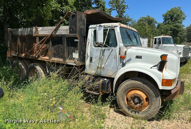 image for item HG9291 1999 International 4900  dump truck