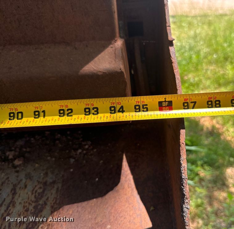 image for item HG9291 1999 International 4900  dump truck