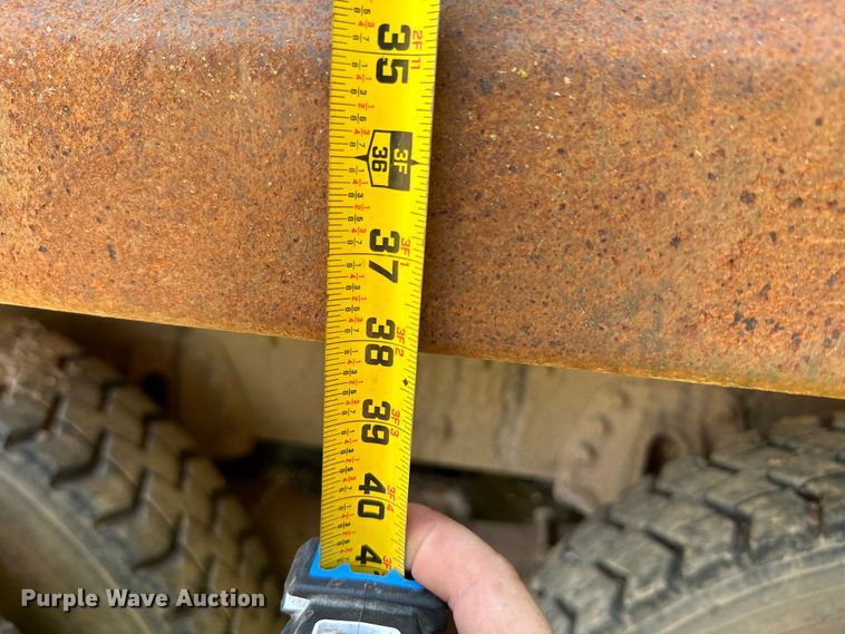 image for item HG9291 1999 International 4900  dump truck