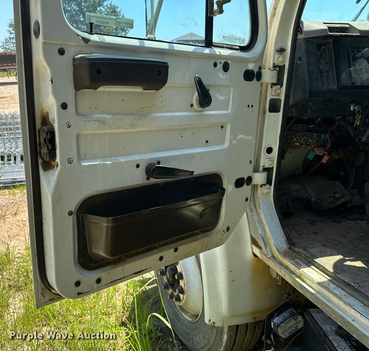 image for item HG9291 1999 International 4900  dump truck