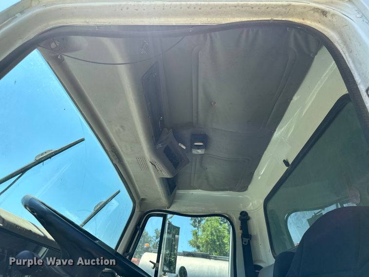 image for item HG9291 1999 International 4900  dump truck