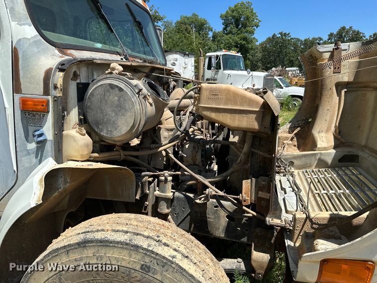 image for item HG9291 1999 International 4900  dump truck