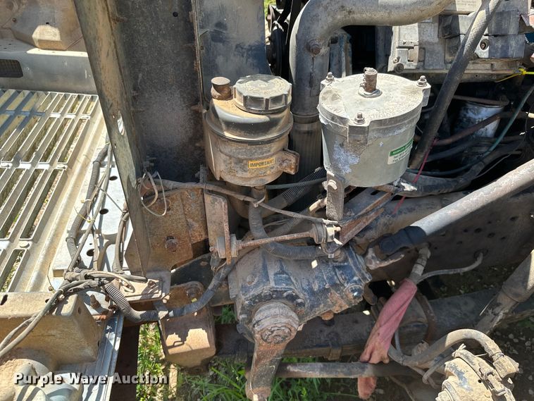 image for item HG9291 1999 International 4900  dump truck