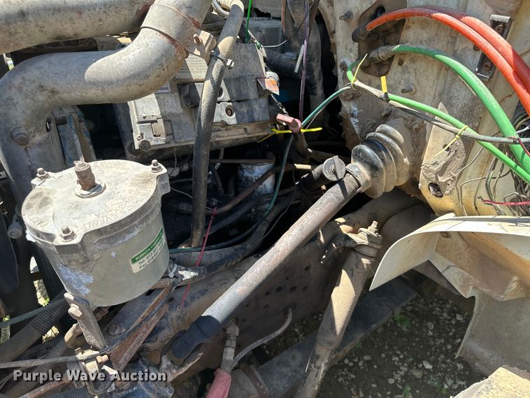 image for item HG9291 1999 International 4900  dump truck