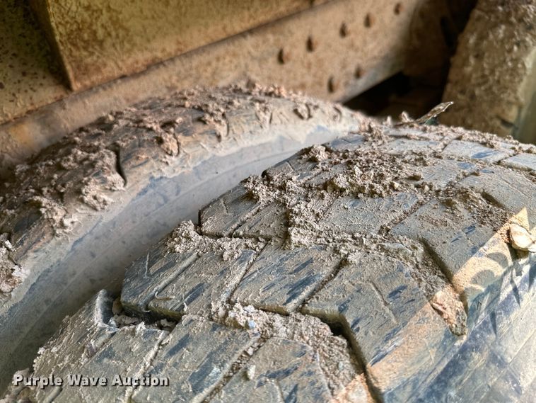 image for item HG9291 1999 International 4900  dump truck