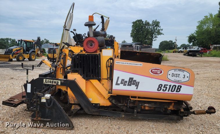 image for item HY9090 LeeBoy 8510B  screed