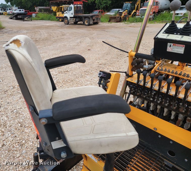 image for item HY9090 LeeBoy 8510B  screed