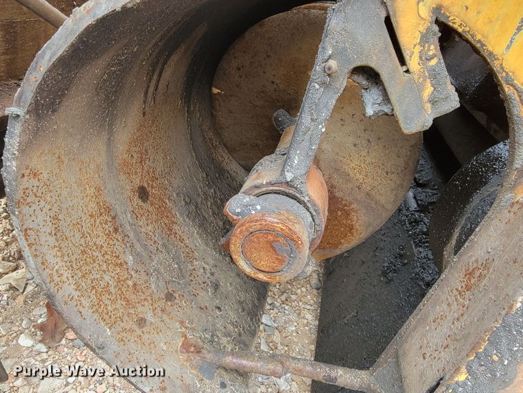 image for item HY9090 LeeBoy 8510B  screed