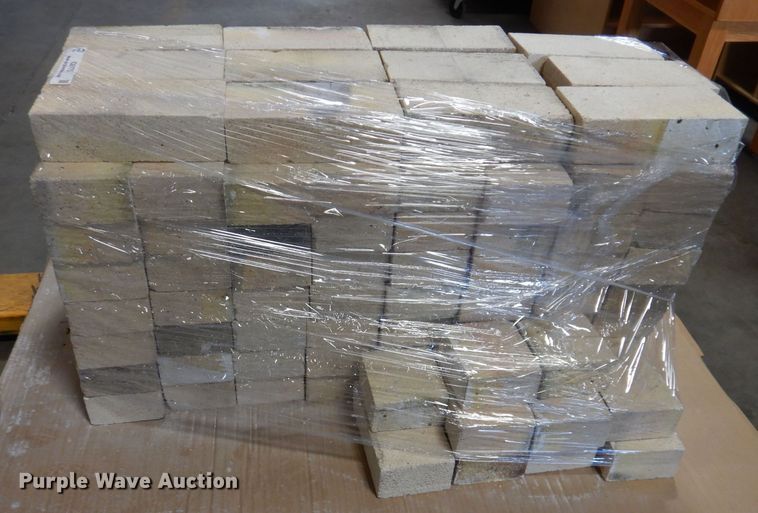 image for item IQ9775 Approximately 130 fire bricks