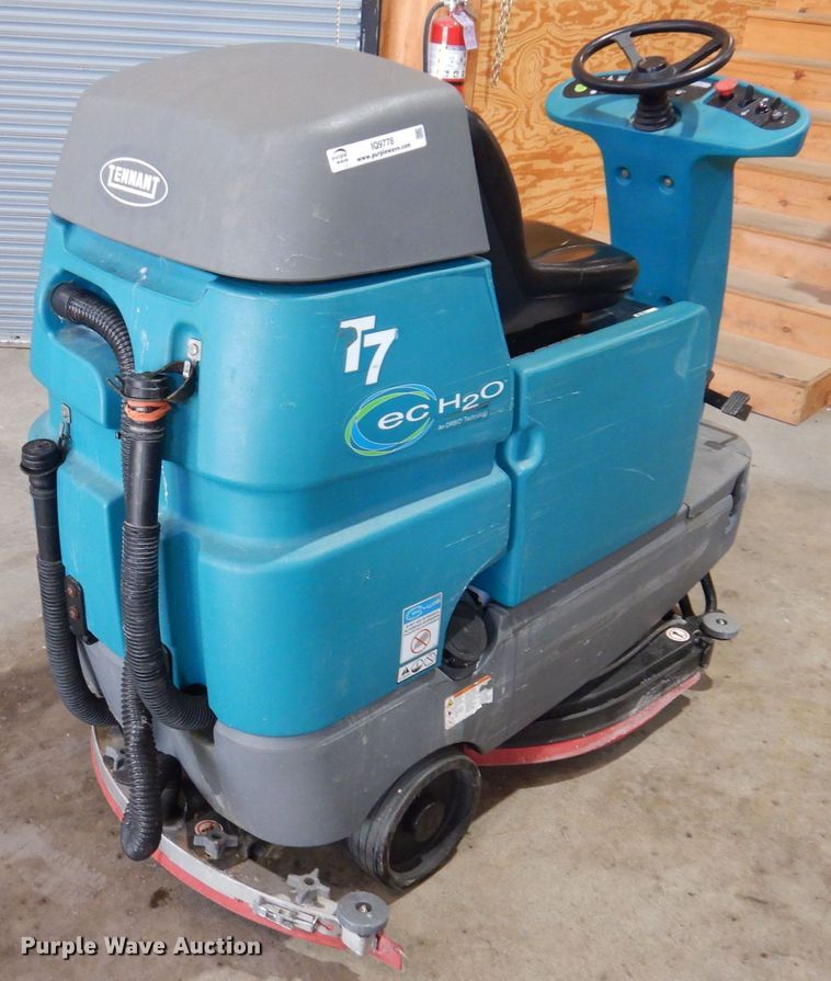 image for item IQ9778 Tennant T7  floor scrubber