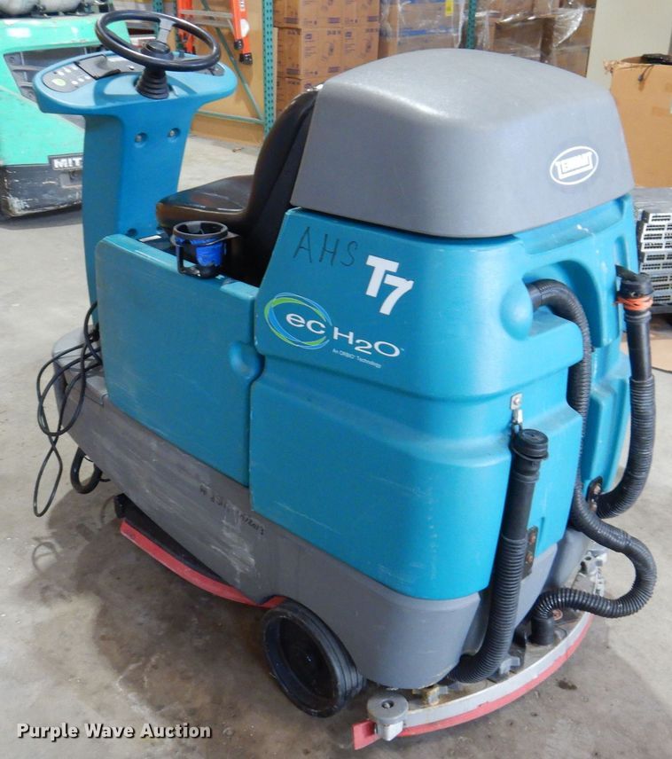 image for item IQ9778 Tennant T7  floor scrubber