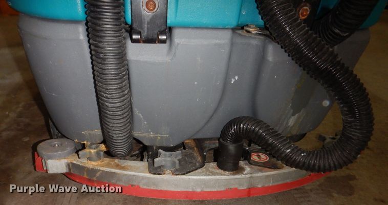 image for item IQ9778 Tennant T7  floor scrubber