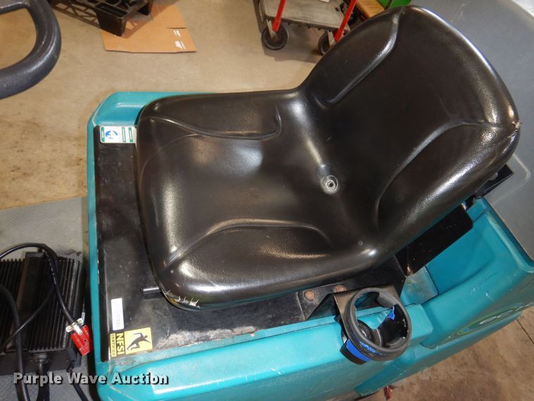 image for item IQ9778 Tennant T7  floor scrubber