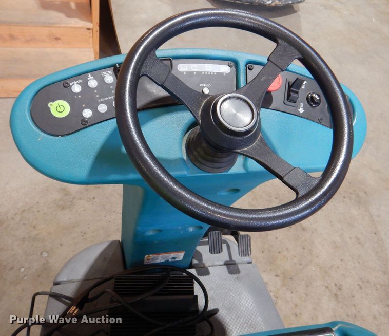 image for item IQ9778 Tennant T7  floor scrubber