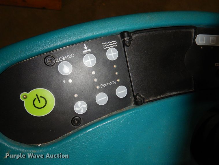 image for item IQ9778 Tennant T7  floor scrubber
