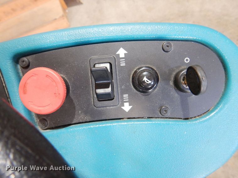 image for item IQ9778 Tennant T7  floor scrubber