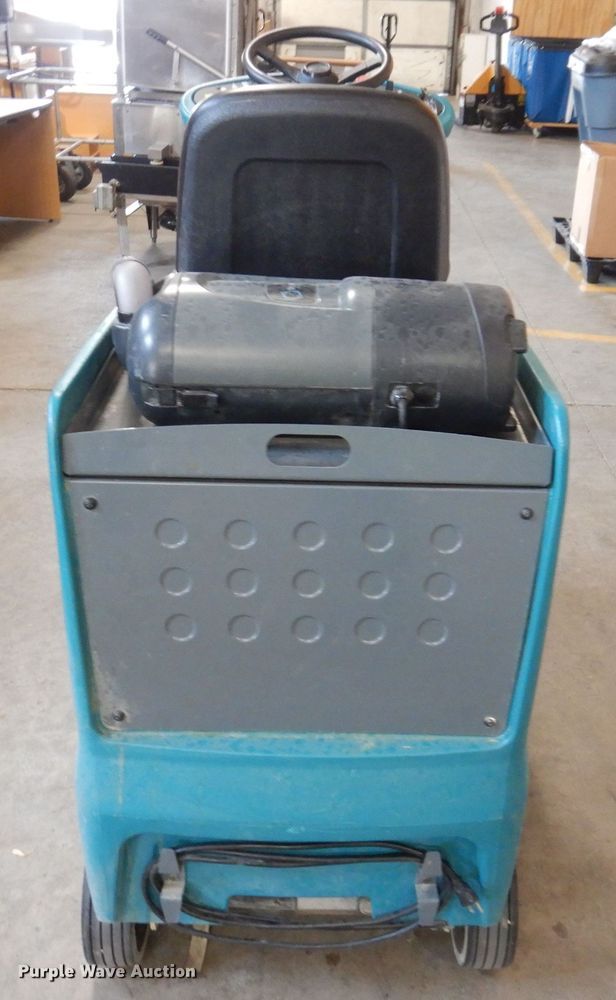 image for item IQ9780 Tennant B10  floor buffer