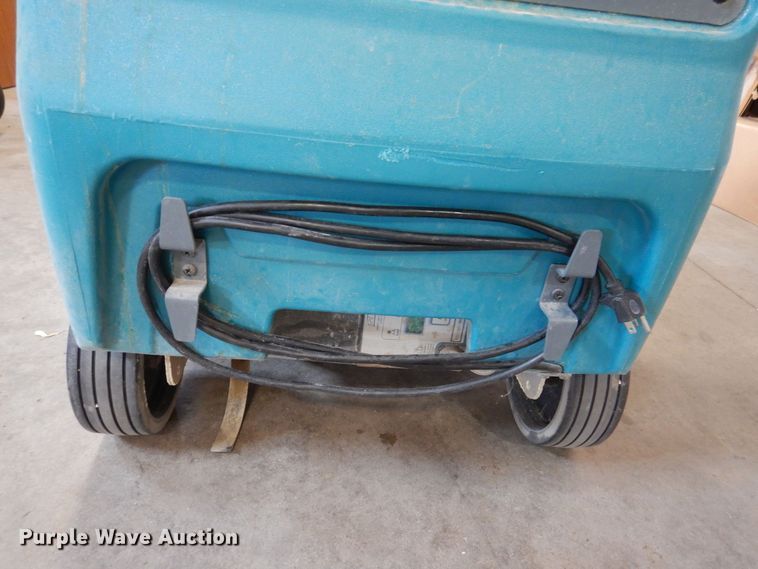 image for item IQ9780 Tennant B10  floor buffer