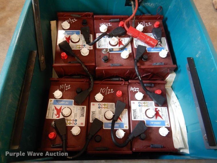 image for item IQ9780 Tennant B10  floor buffer