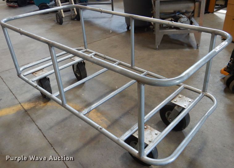 image for item IQ9783 Rolling cart