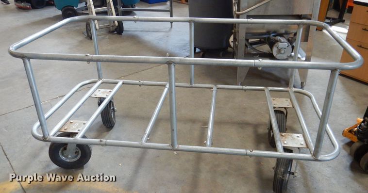 image for item IQ9783 Rolling cart