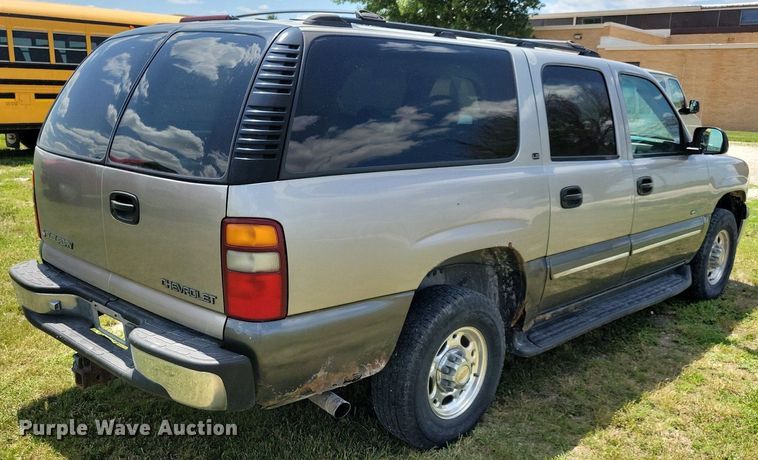 image for item JO9201 2000 Chevrolet Suburban 2500 LS  SUV